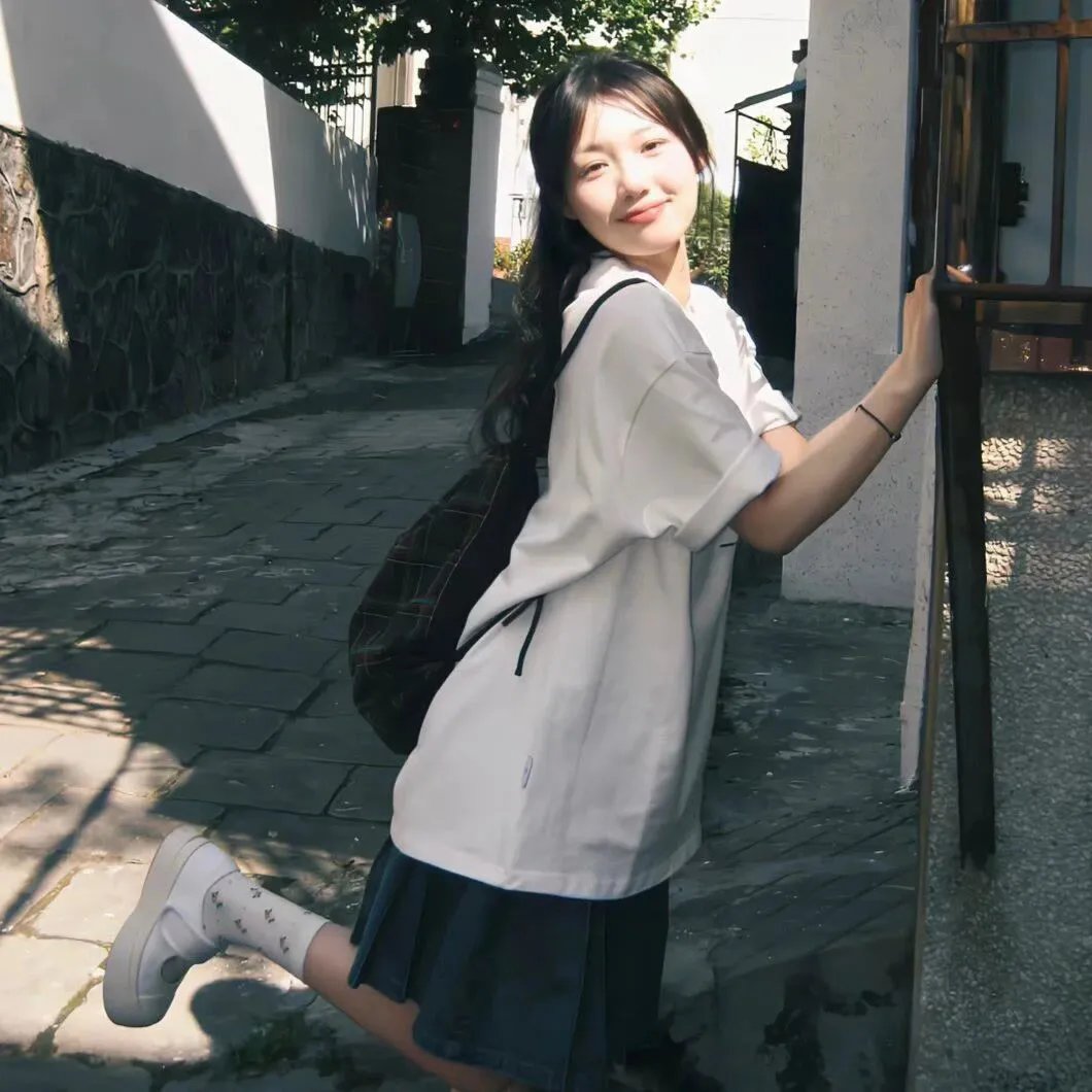 迟到的春天海报